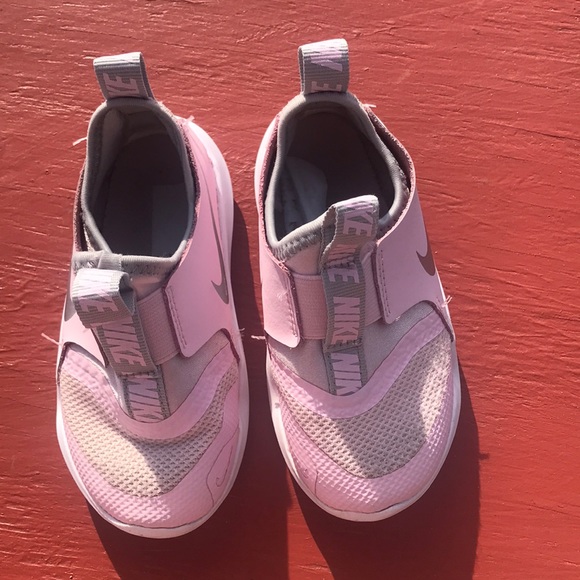 Nike Other - Light pink & white Nike 8c toddlers sneakers